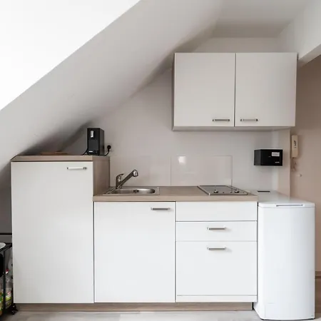 Farawayhomes #5 Γκρατς